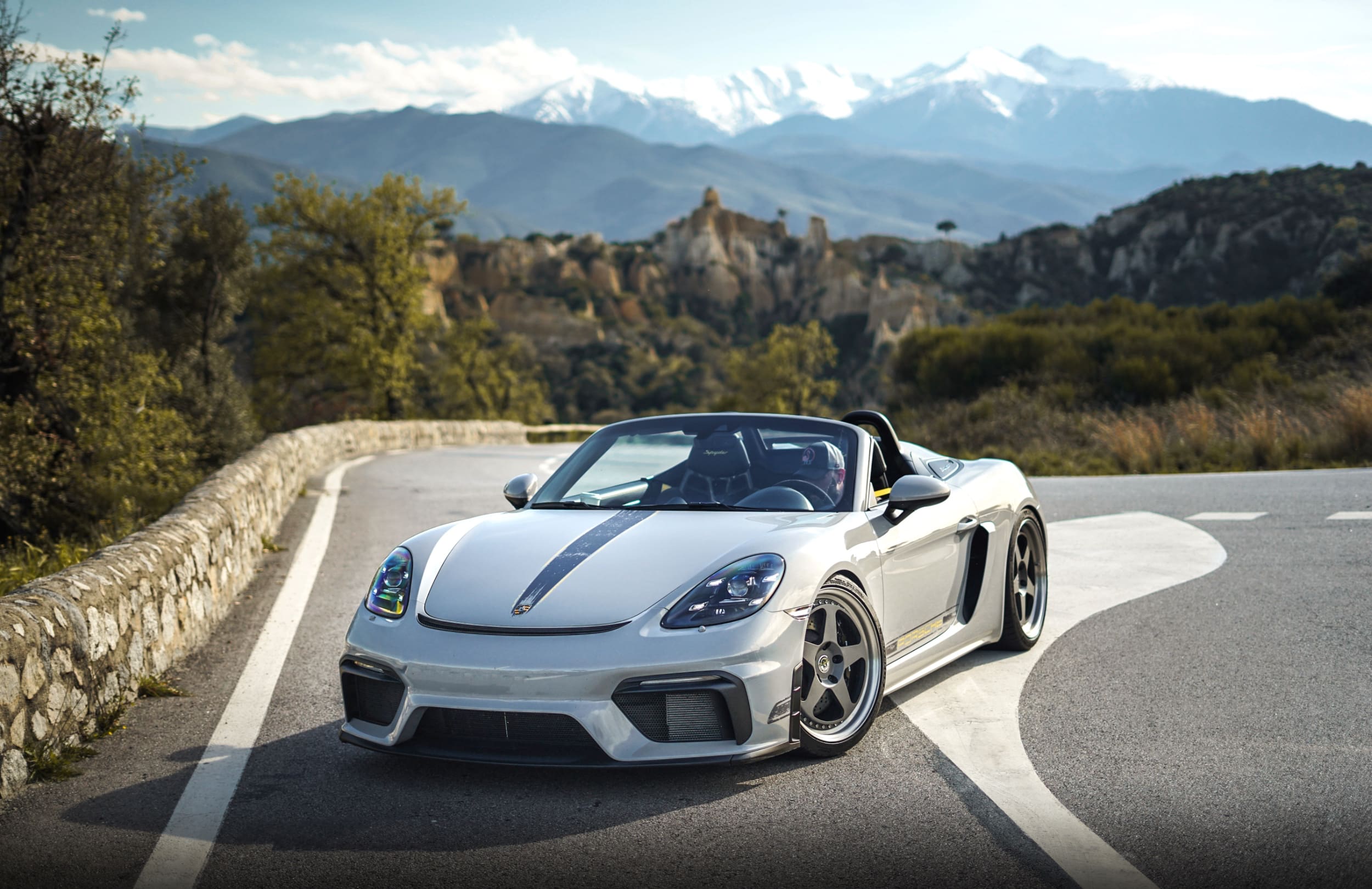 Porsche 718 Spyder fitted with HRE 305 three-piece forged wheels
